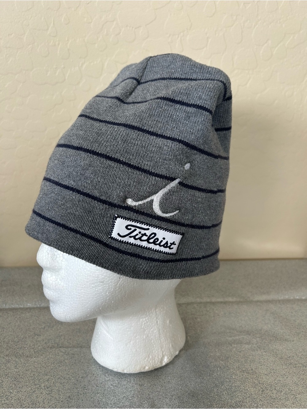 Titleist Golf Gray & Navy Striped Beanie with Script Patch EUC Men’s Hat Cotton